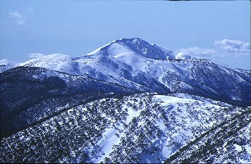 The MUMC Memorial Hut on Mt Feathertop - from 1965