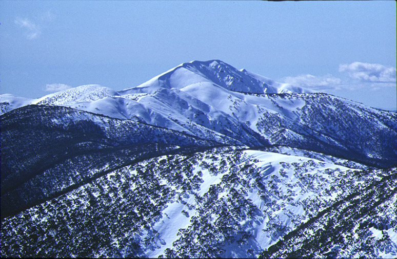 The MUMC Memorial Hut on Mt Feathertop - from 1965