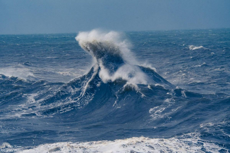 Breaking wave at Bombo